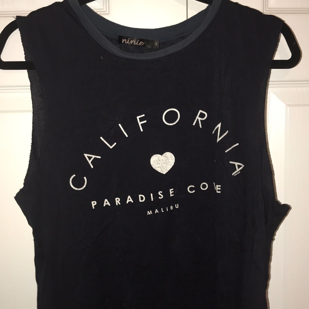 sleeveless top